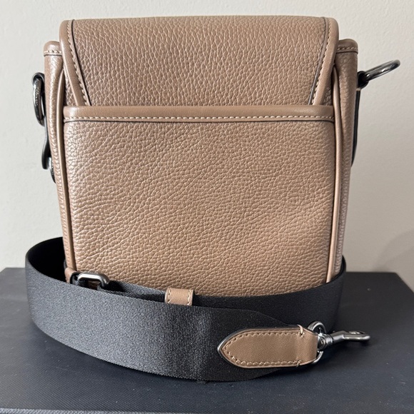 Coach Brown Leather Men's Messenger Bag like new! - Picture 3 of 17